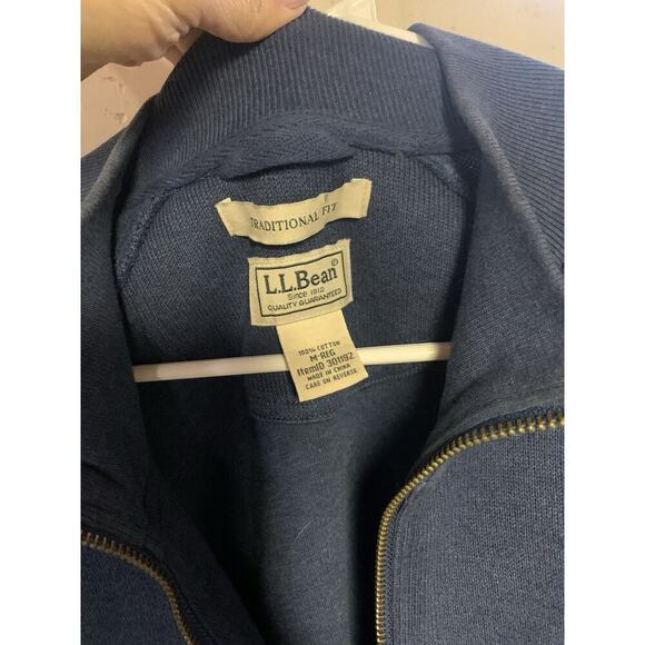 L.L.Bean Navy Blue Men’s Sweater Traditional Fit Chilling Going Out Md - Picture 3 of 4